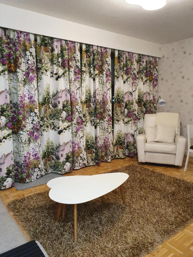 Kaunis Valoisa 3 Krs Pikkukaksio Vantaa Koivukylae Apartment Exterior photo