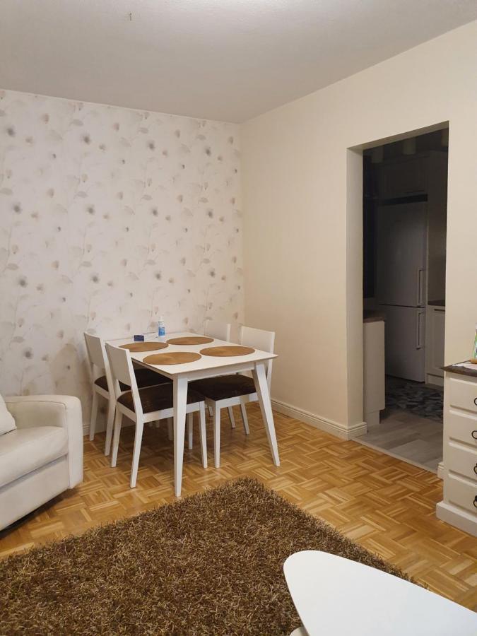 Kaunis Valoisa 3 Krs Pikkukaksio Vantaa Koivukylae Apartment Exterior photo